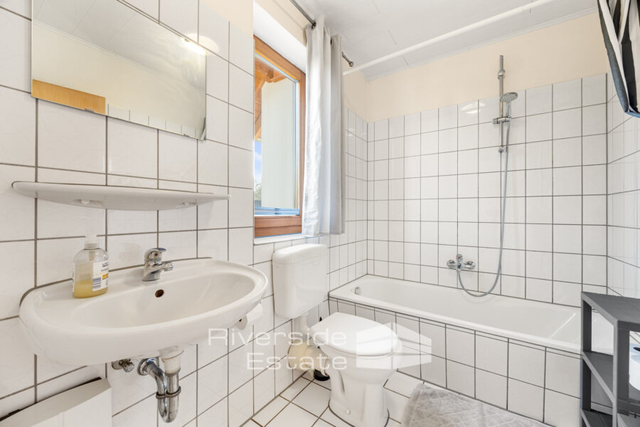 Bad mit Wanne